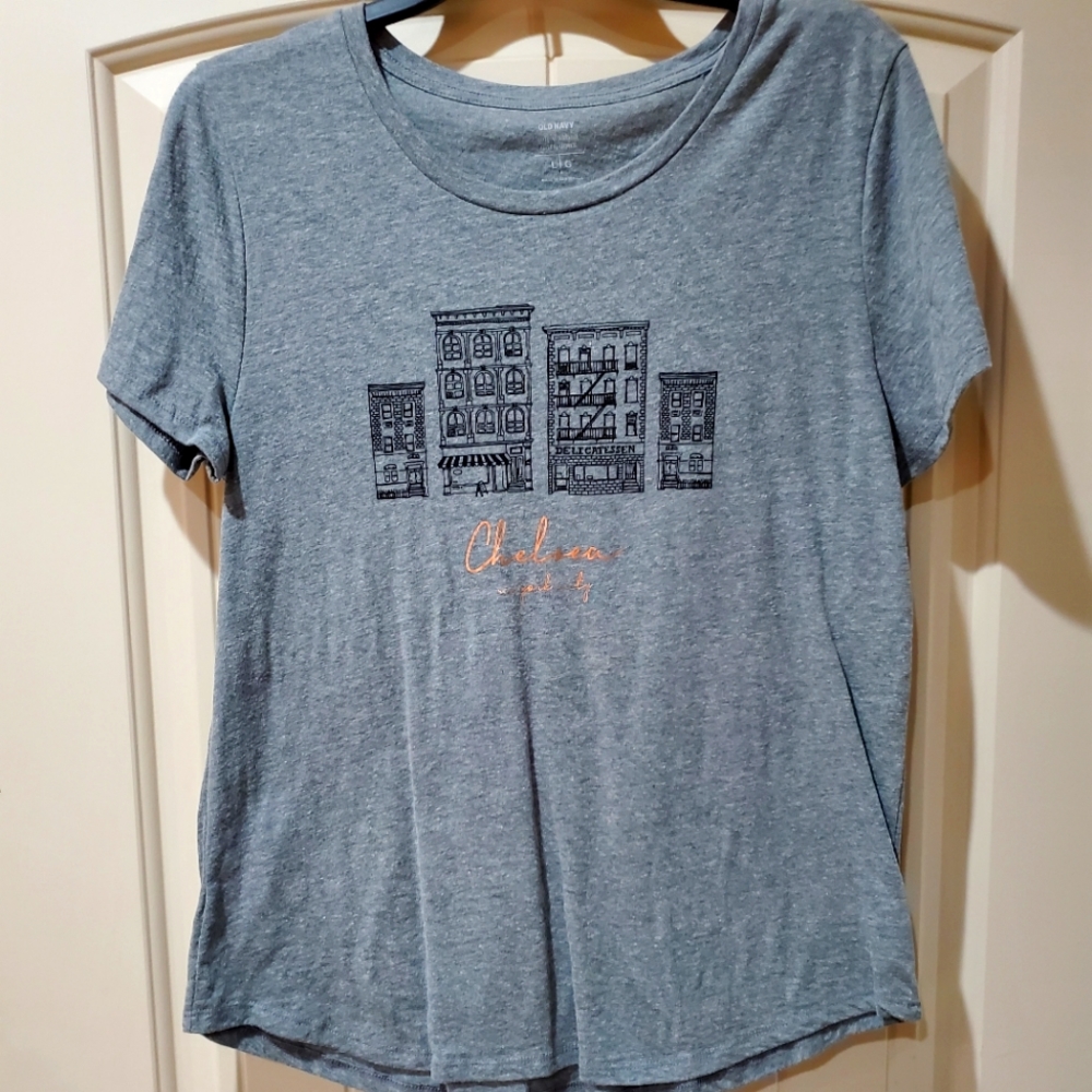🎈2for$10🎈Old Navy tee Lg Chelsea NY.